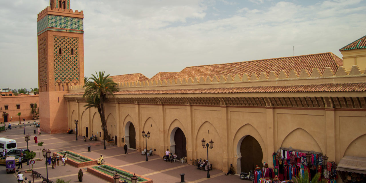 Learning How to Bargain While Exploring Marrakesh